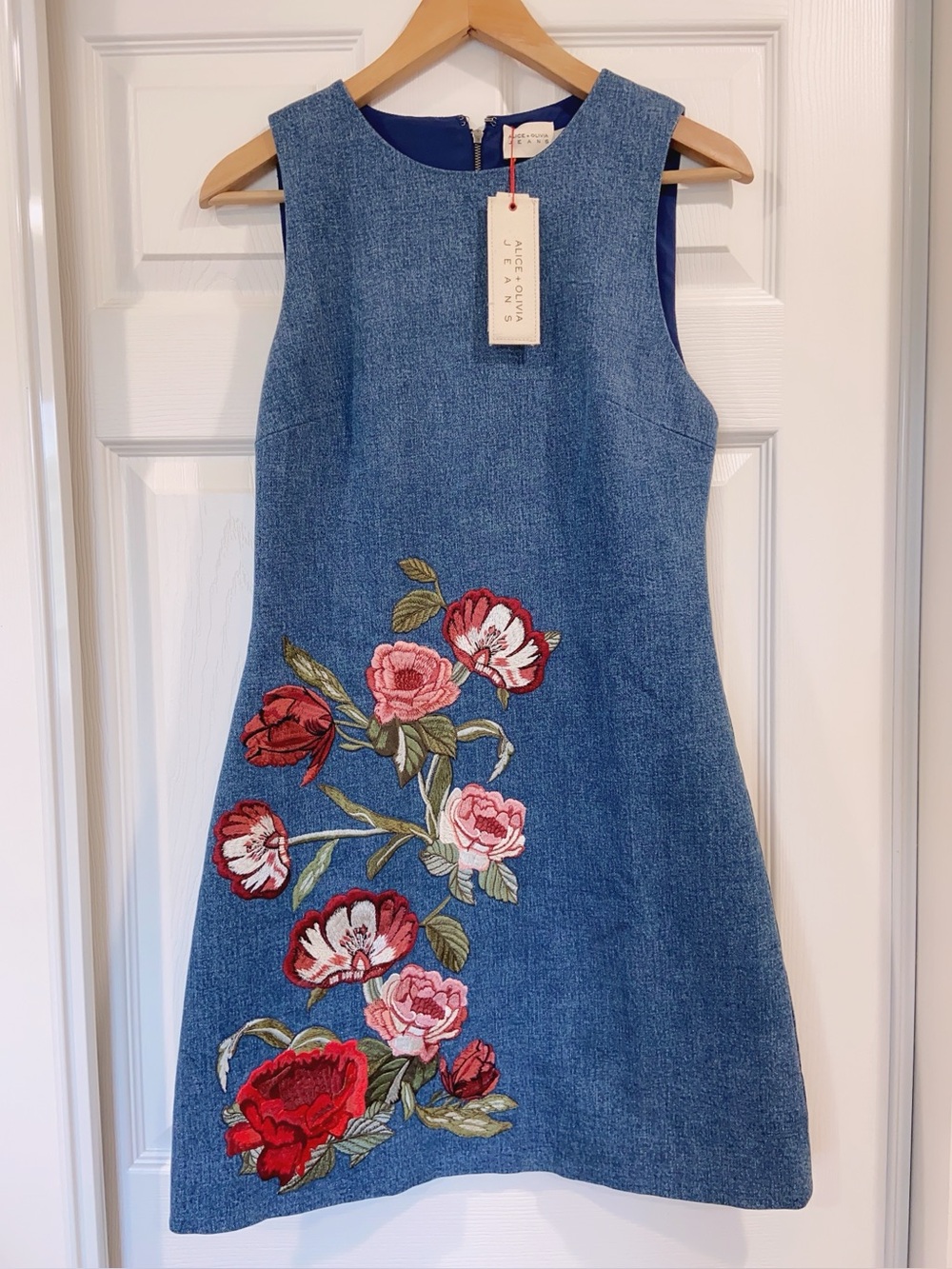 NWT Alice + Olivia Cade Floral Embroidered Sleeveless Denim Dress - Picture 6 of 12